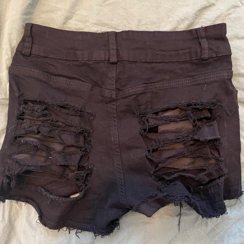 Black distressed shorts